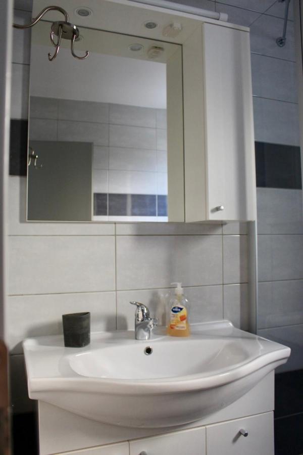 Filipovic Apartmani Медулин Экстерьер фото